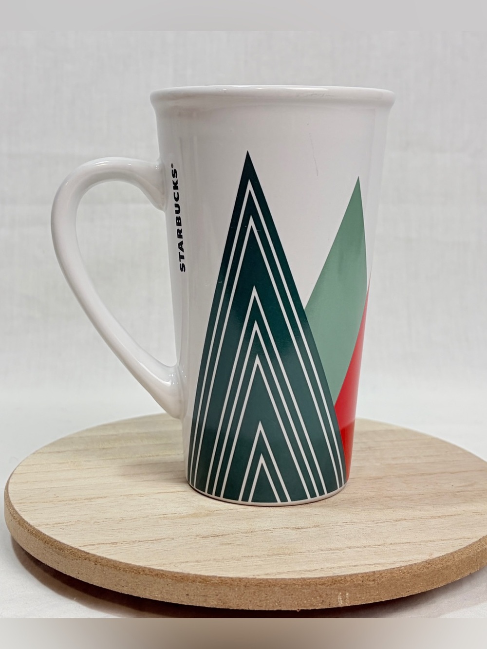 Starbucks Tall 14 oz Ceramic Travel Mug, Lid White w/Evergreen Tree Mtn motif